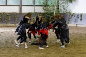 die Hexen bedrohen Orfeo